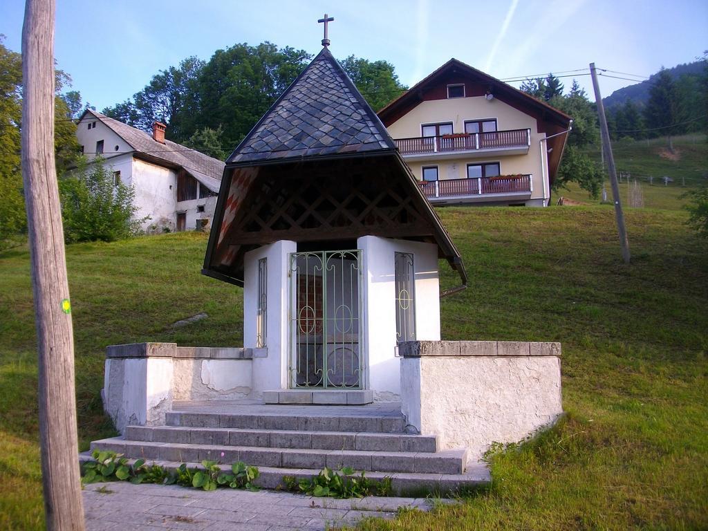 Gostilna Pension Blegos Poljane nad Škofjo Loko 外观 照片