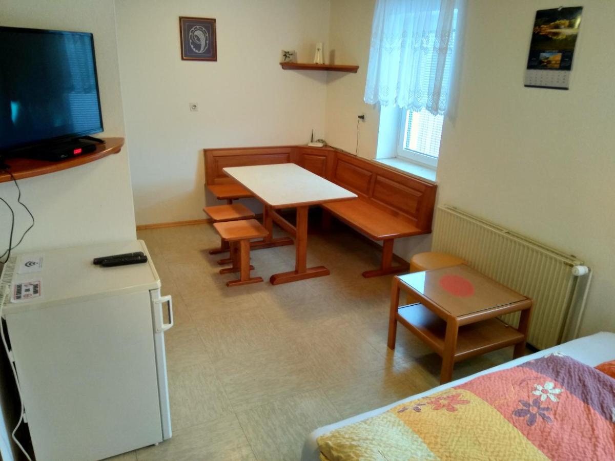 Gostilna Pension Blegos Poljane nad Škofjo Loko 外观 照片