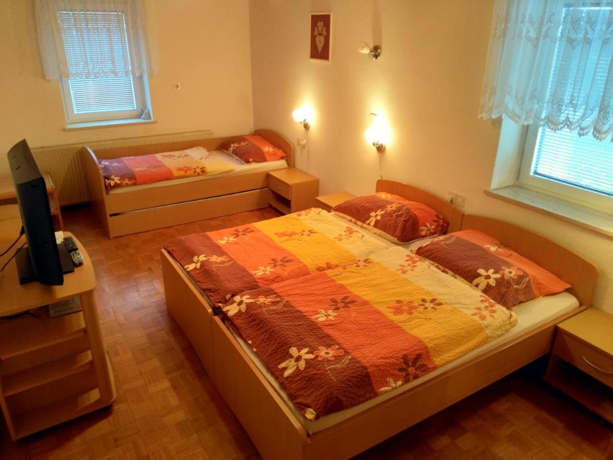 Gostilna Pension Blegos Poljane nad Škofjo Loko 外观 照片